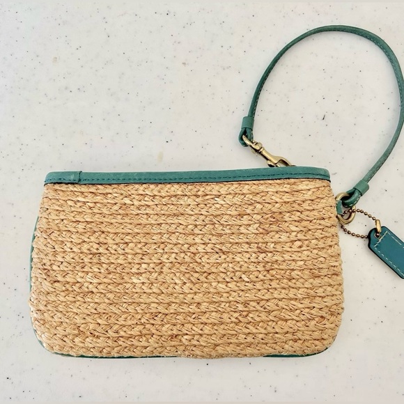 COACH Hampton Natural Straw Medium Wristlet Clutch Teal Flower Appliqué Patch - Picture 2 of 10